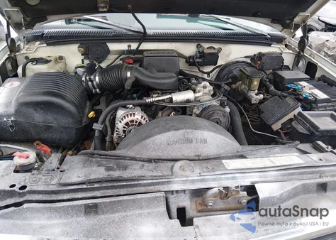 1996 Chevrolet Suburban K1500 from USA, damaged, VIN 1GNFK16RXTJ393446